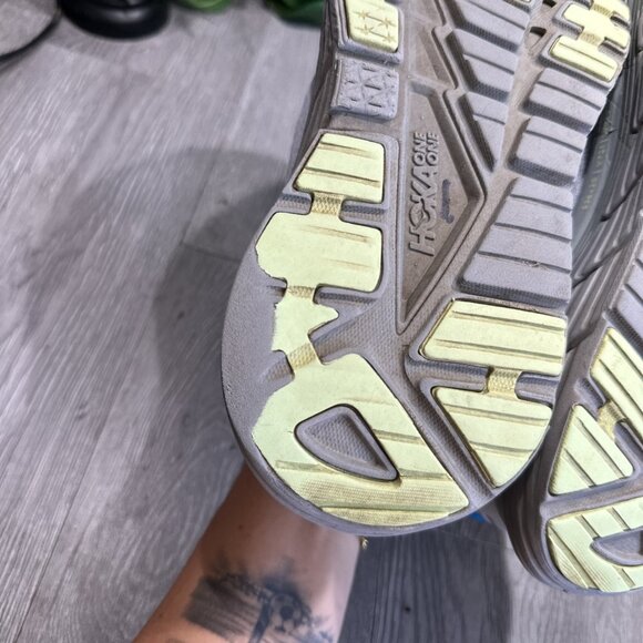 Hoka One One Gaviota 4 Shoes Men 7 / Women 8.5 2E Wide Gray Yellow Running Shoes main image 8